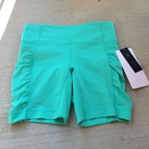 Lululemon Speed Track Short NWT Size 4